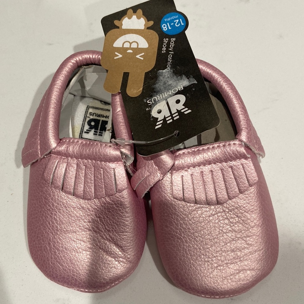 Romirus baby shoes Baby Moccasins fringe NWT shimmery pink 💕size 3 12-18 months